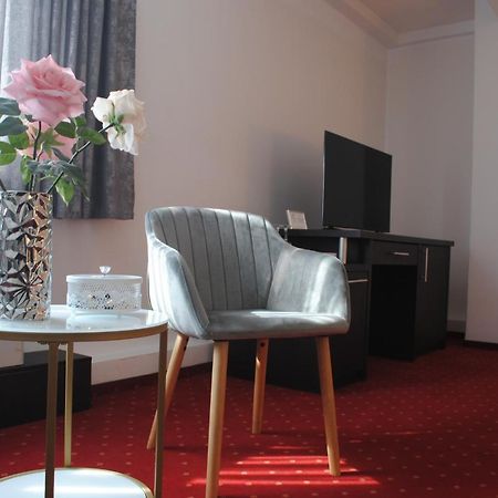 Hotel Corona Drobeta Turnu Severin Bagian luar foto