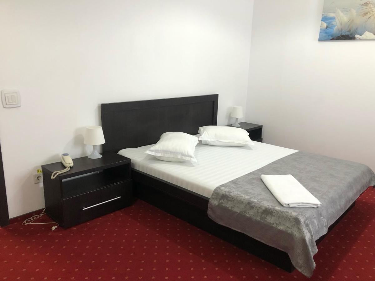 Hotel Corona Drobeta Turnu Severin Bagian luar foto