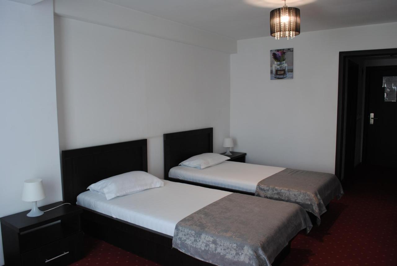 Hotel Corona Drobeta Turnu Severin Bagian luar foto