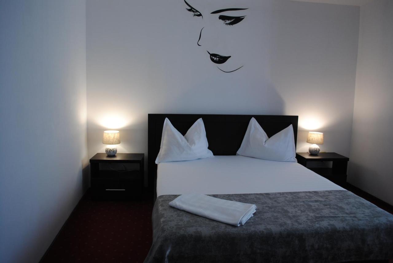 Hotel Corona Drobeta Turnu Severin Bagian luar foto