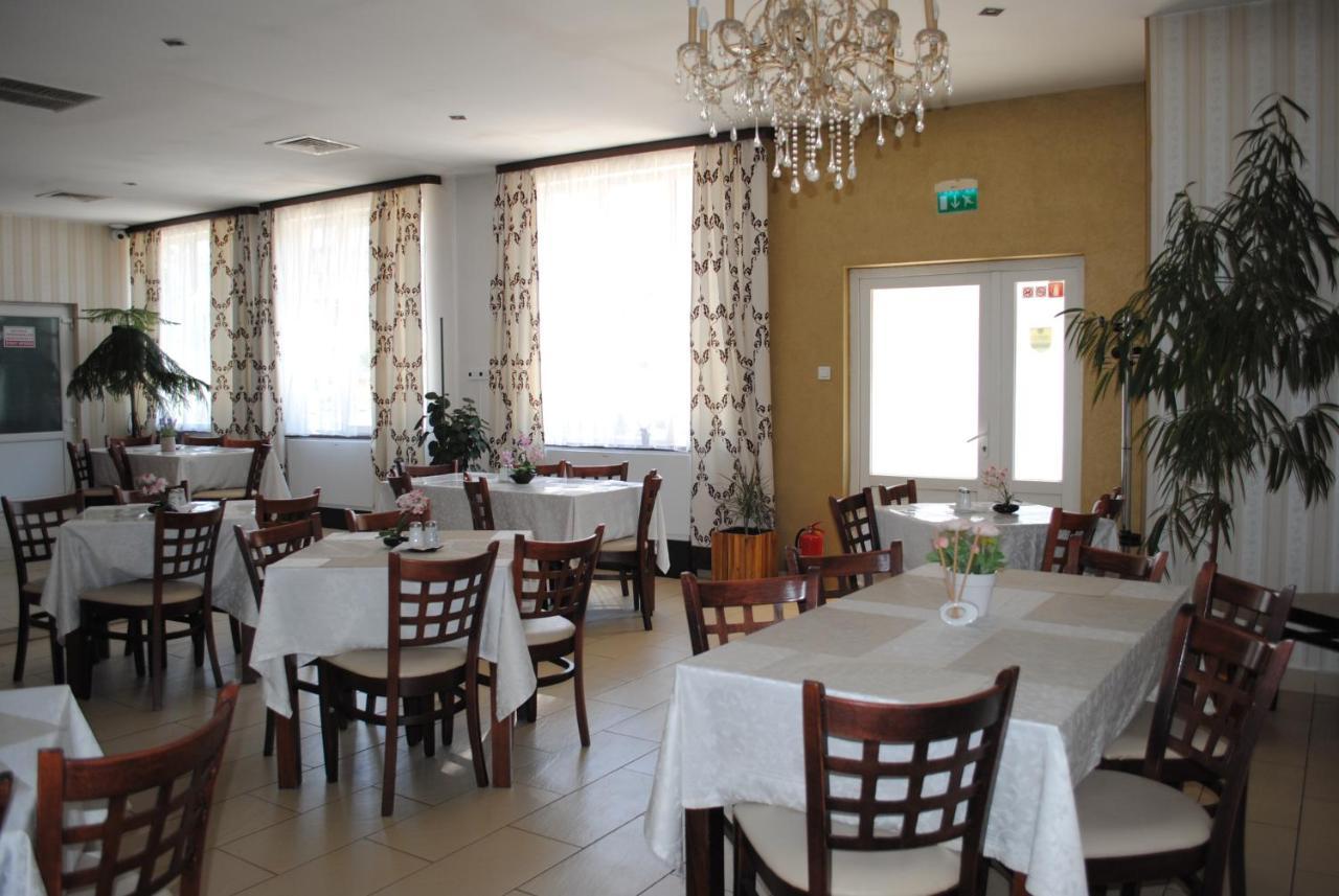 Hotel Corona Drobeta Turnu Severin Bagian luar foto