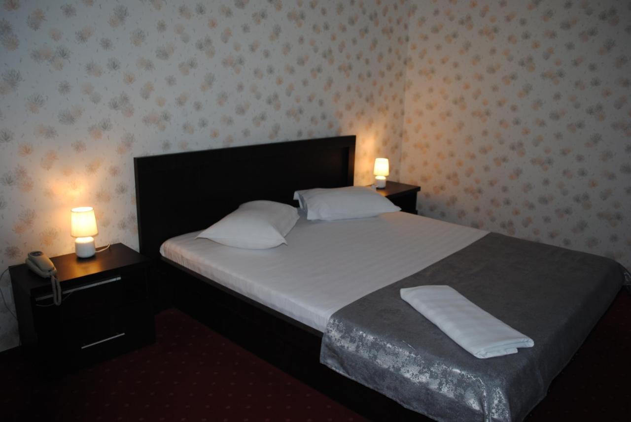 Hotel Corona Drobeta Turnu Severin Bagian luar foto