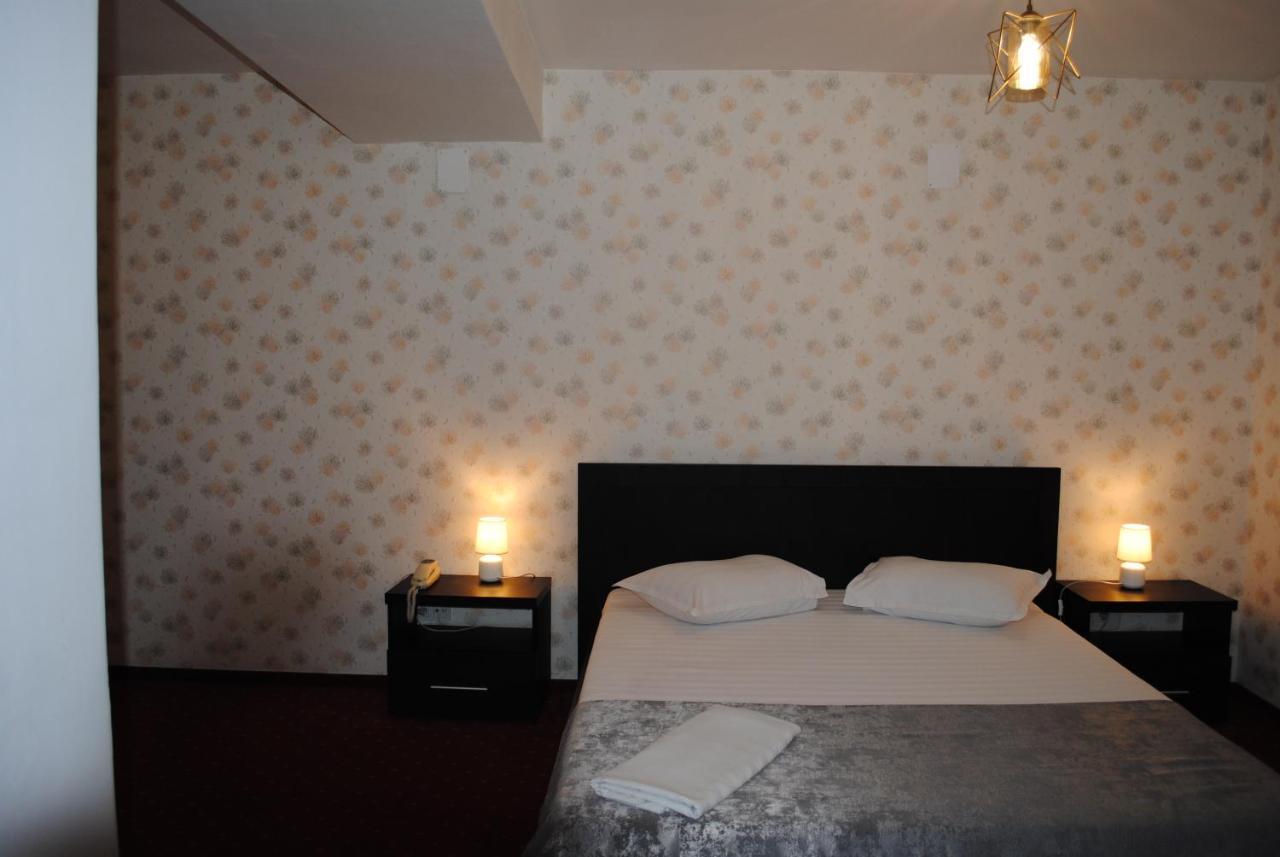 Hotel Corona Drobeta Turnu Severin Bagian luar foto