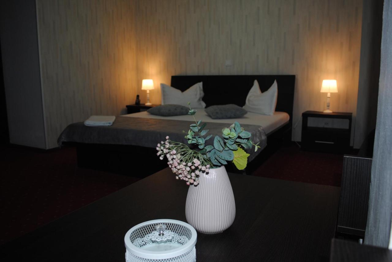 Hotel Corona Drobeta Turnu Severin Bagian luar foto