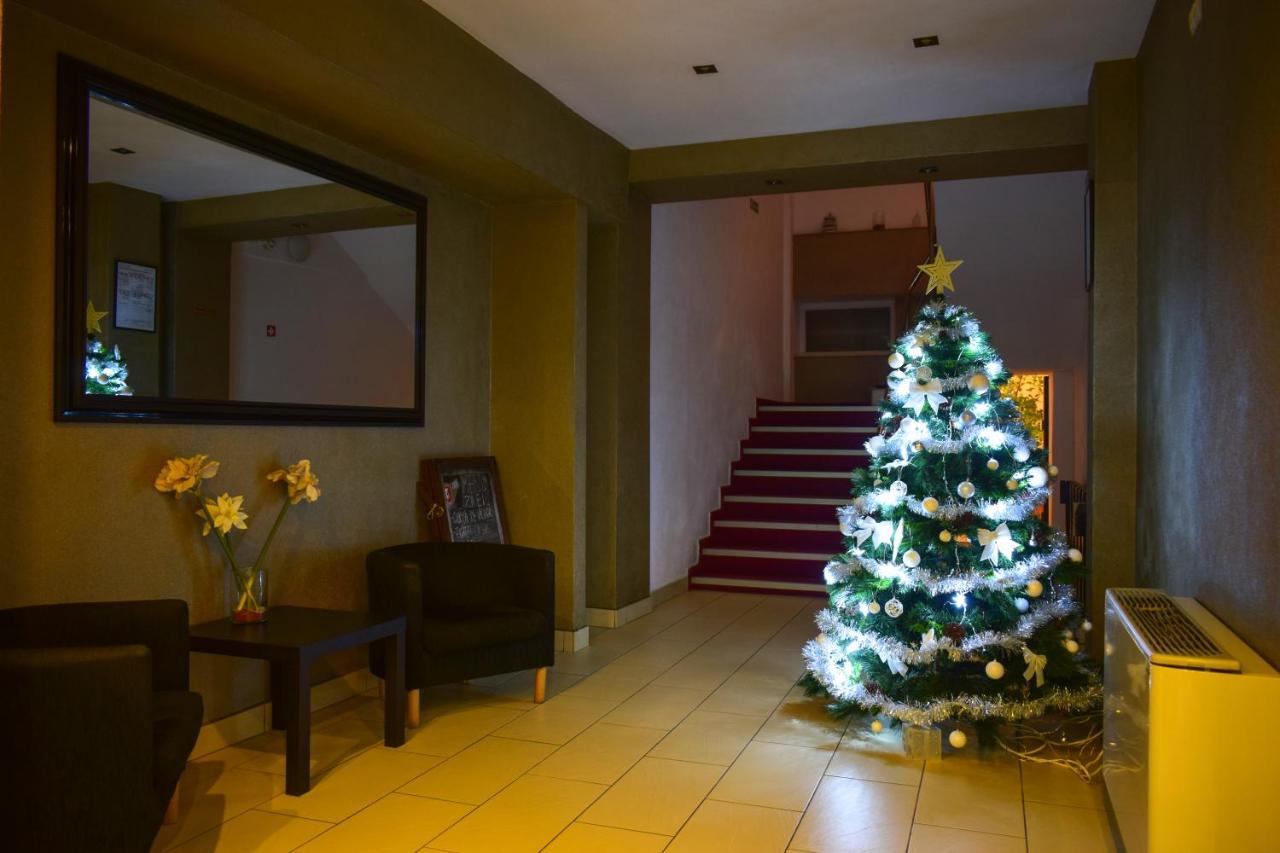 Hotel Corona Drobeta Turnu Severin Bagian luar foto